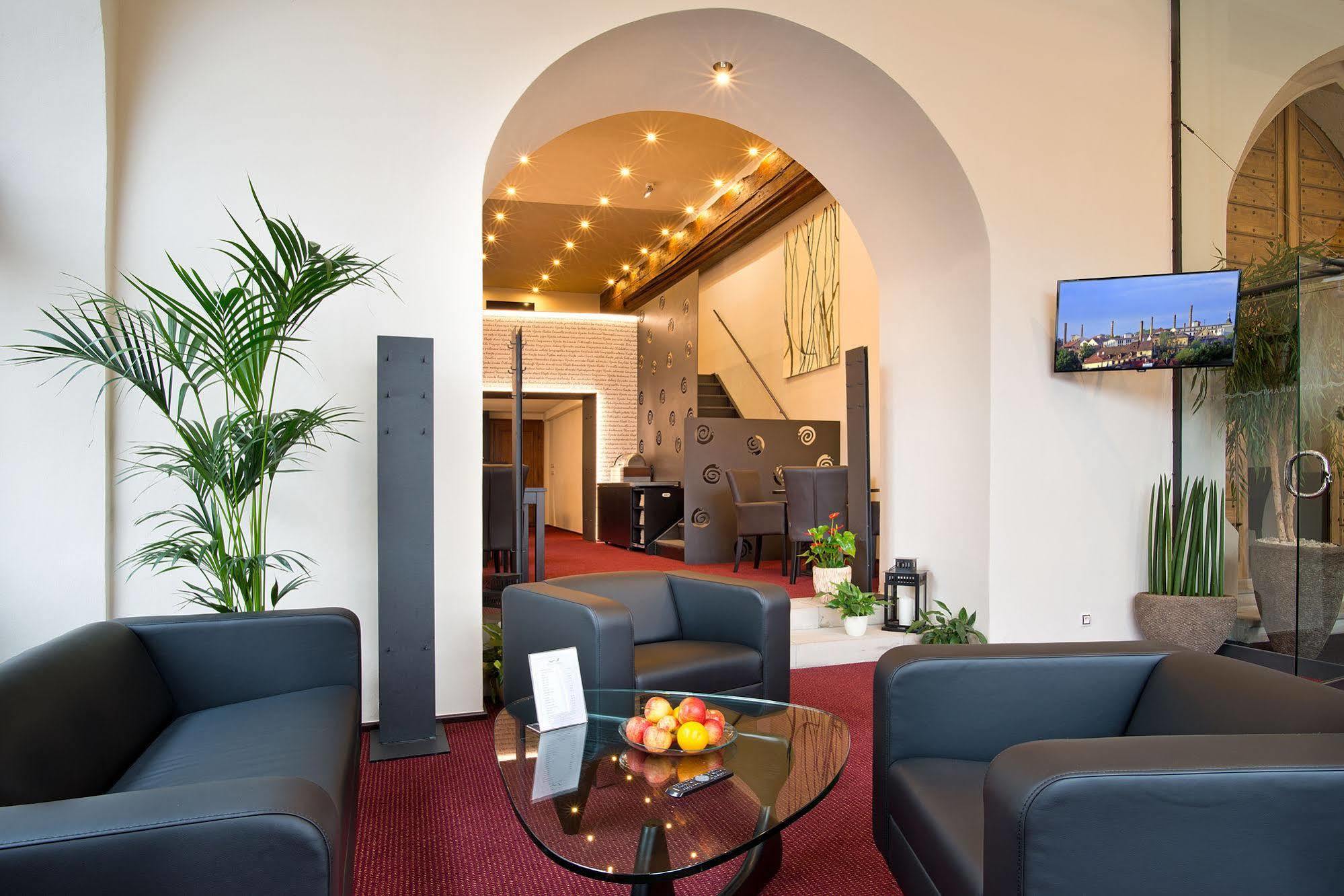 Hotel U Hada Zatec Dış mekan fotoğraf