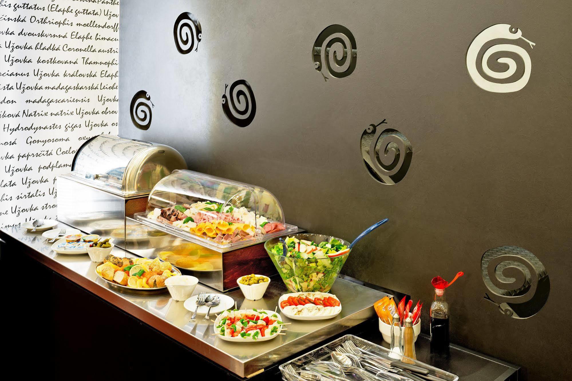 Hotel U Hada Zatec Dış mekan fotoğraf