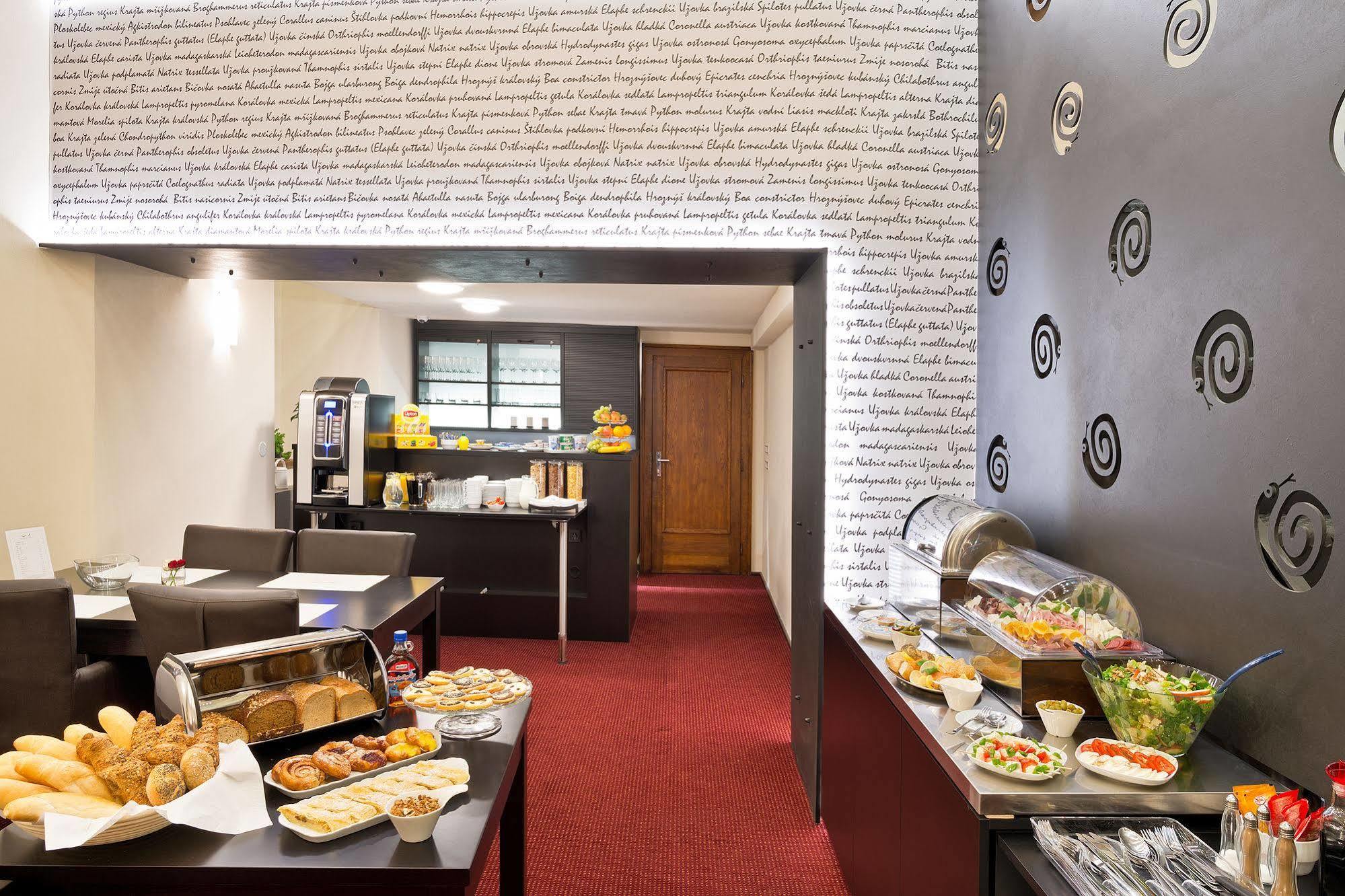 Hotel U Hada Zatec Dış mekan fotoğraf