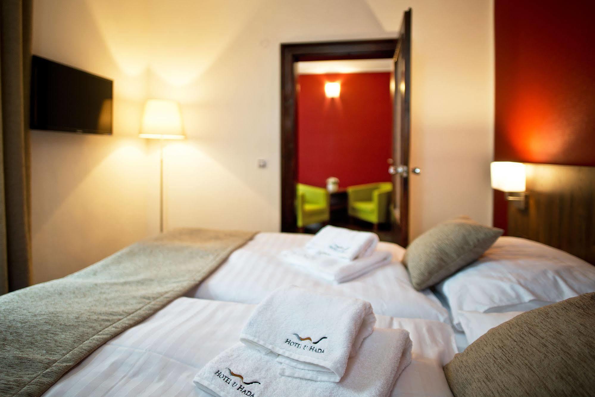 Hotel U Hada Zatec Dış mekan fotoğraf