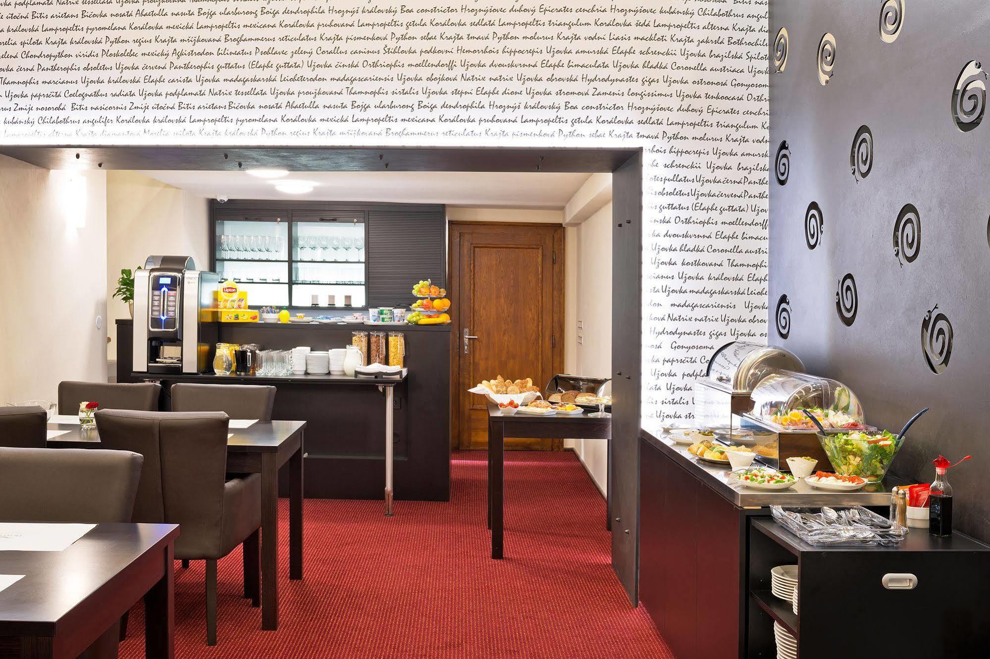 Hotel U Hada Zatec Dış mekan fotoğraf