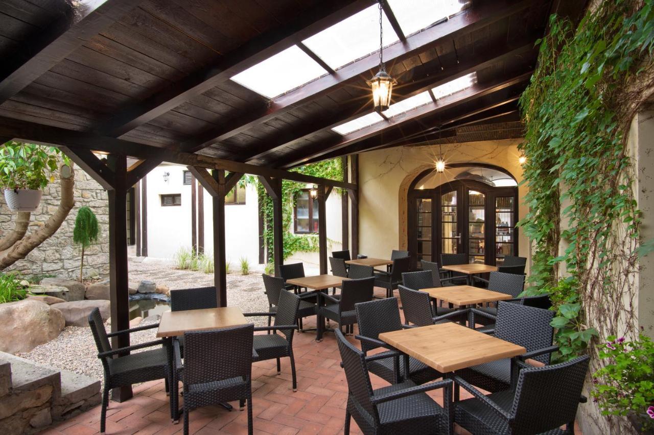 Hotel U Hada Zatec Dış mekan fotoğraf